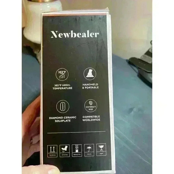 Newbealer Travel Iron With Dual Voltage 120v/220v Lightweigh - Picture 7 of 7